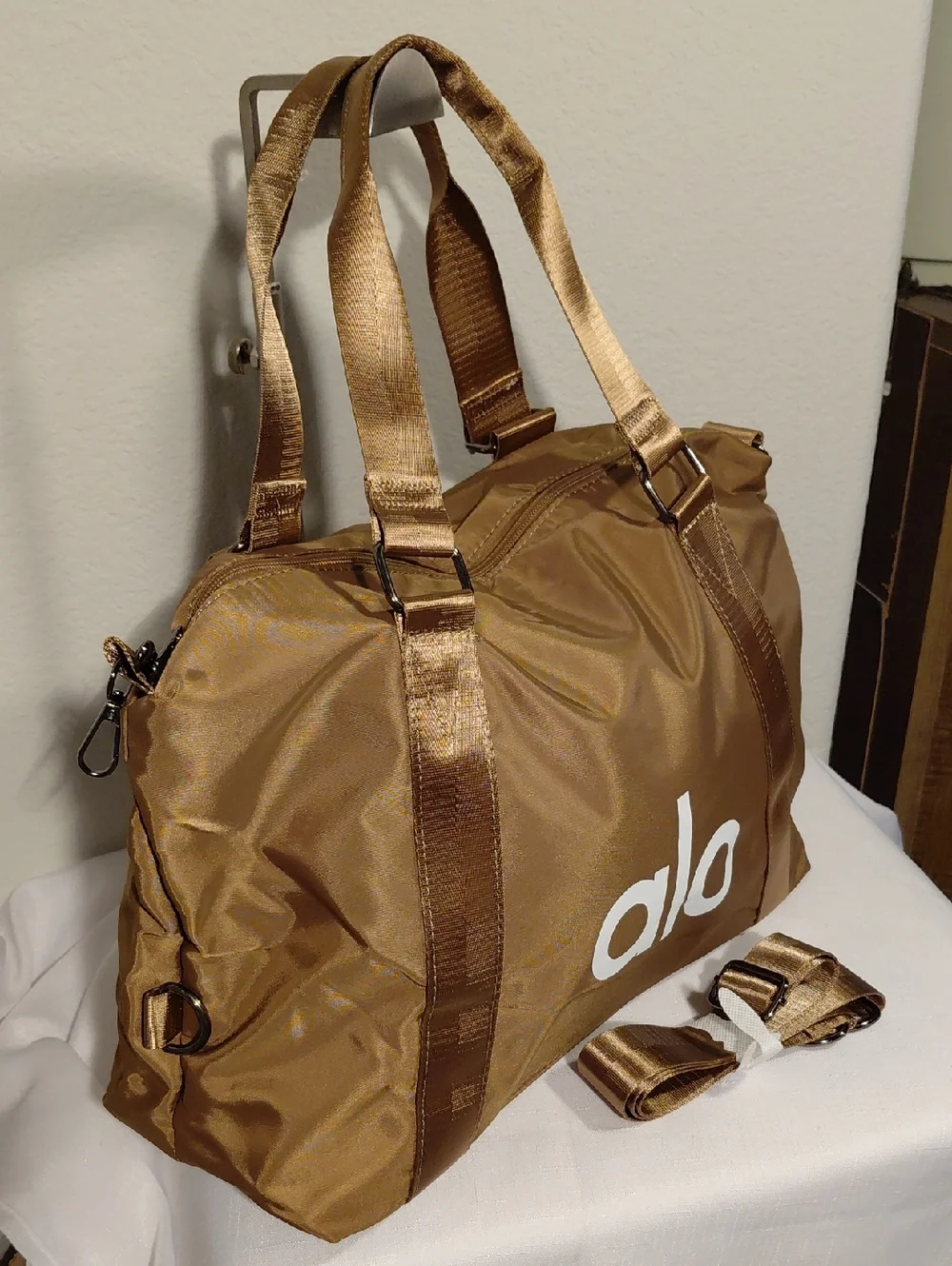 ALO Yoga spacious alo